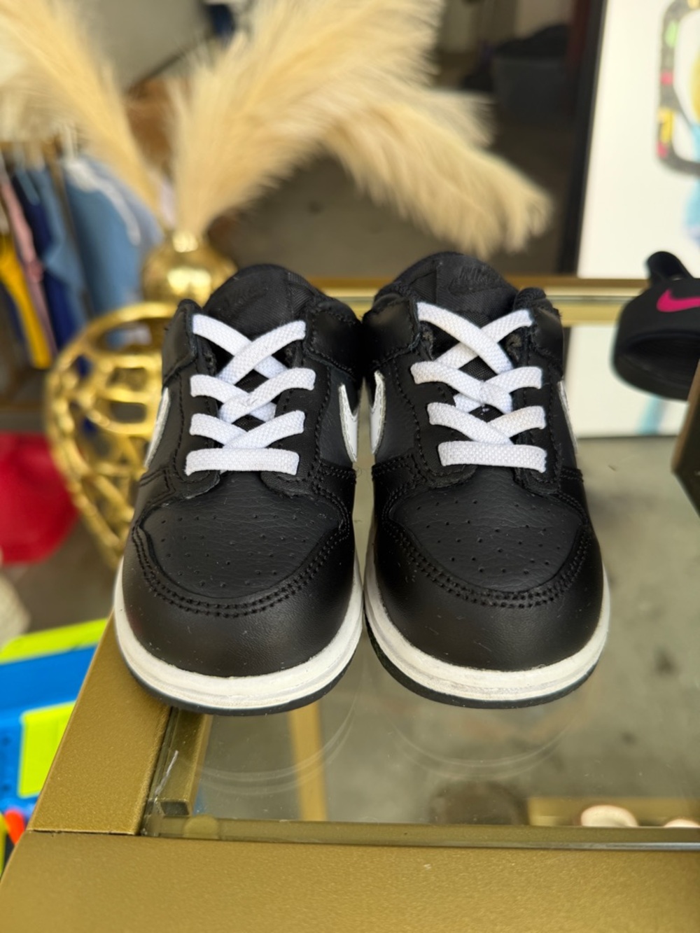 Boys 7C Nike Dunk Low Kids Black and White Low-Top Sneakers - Picture 2 of 5